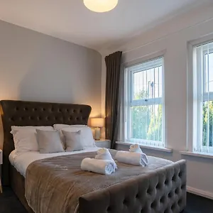 comfy-3bed-house-parking-garden.hotels-newcastle-upon-tyne.com/