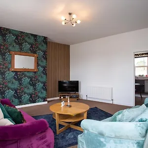 spacious-entire-3-bedroom-apartment-in-heart-of-newcastle.hotels-newcastle-upon-tyne.com/